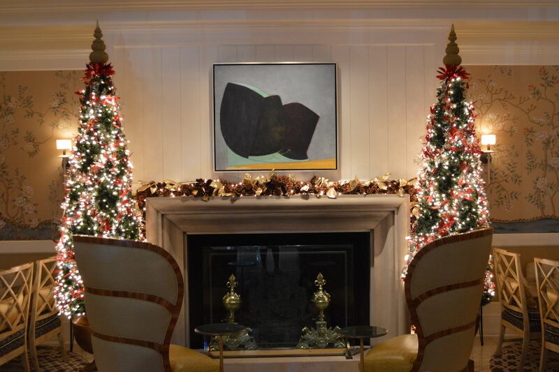 articles/2016/12/22/over-the-top-restaurant-and-bar-holiday-decorations/161222-Rothbaum-Lobby-Mansion-Turtle-Creek_xolyfn