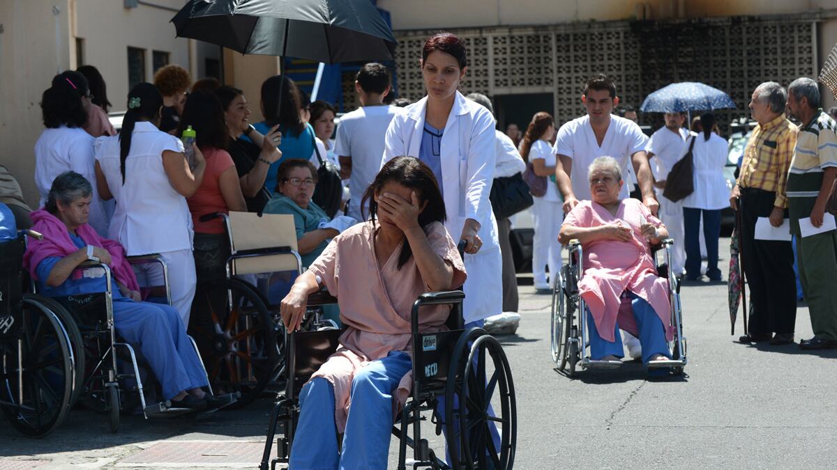 cheats/2012/09/05/7-9-quake-rattles-costa-rica/costa-rice-earthquake-cheat_gtvn4d