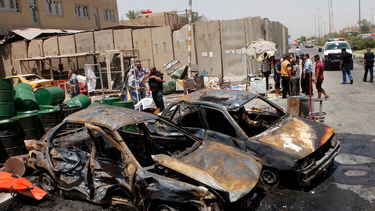 cheats/2012/07/23/iraq-bombings-kill-93/iraq-car-bombing-deadliest-day-cheat_brqq9w