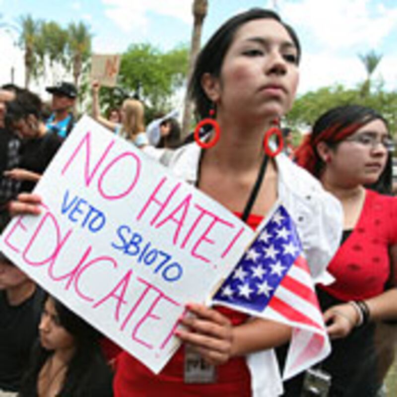 articles/2010/04/23/mexicos-man-in-arizona/sterling-arizona_96180_xxm2ic