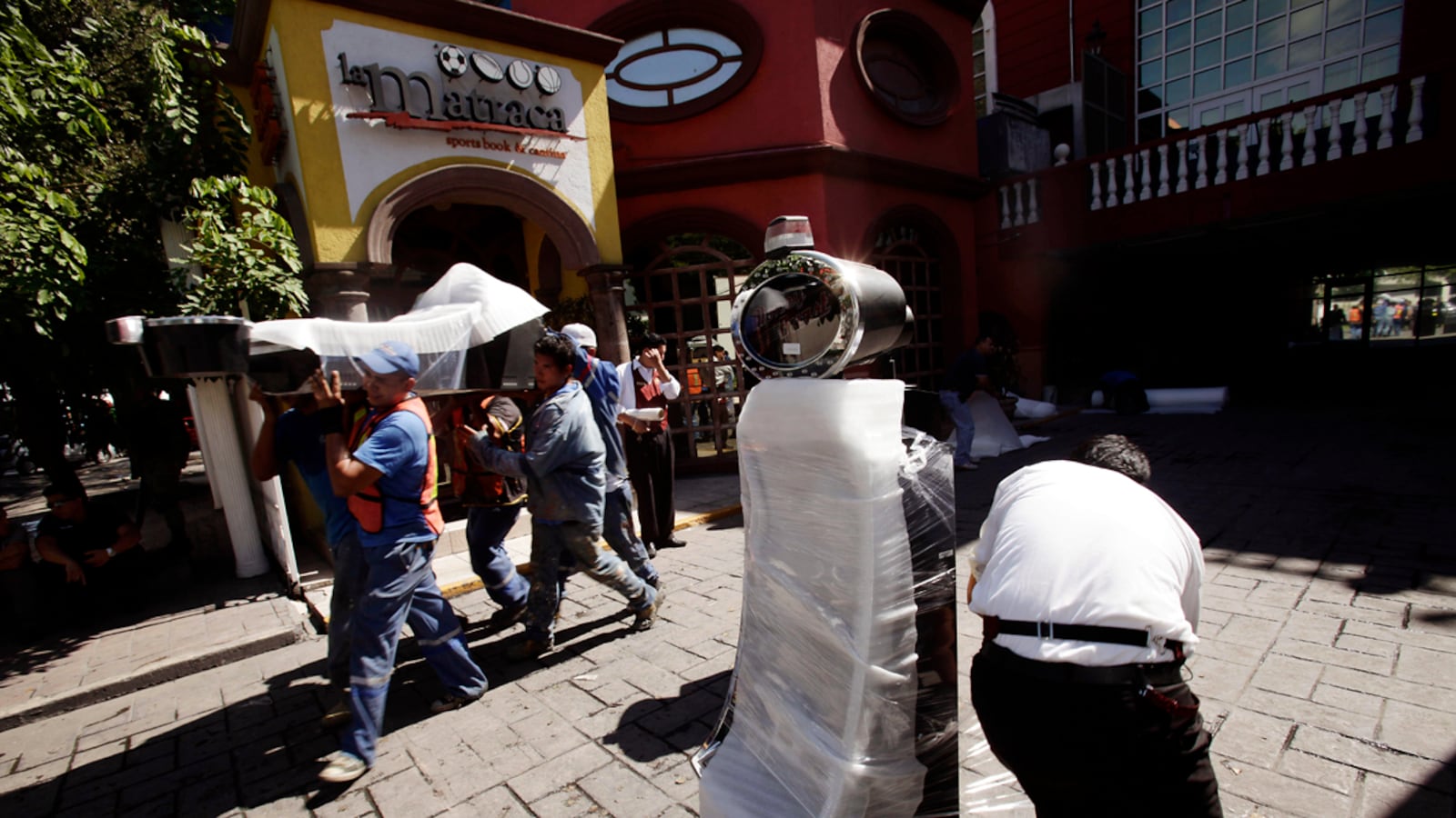 cheats/2011/08/27/mexico-feds-raid-casinos/mexico-casino-cheat_nboipe