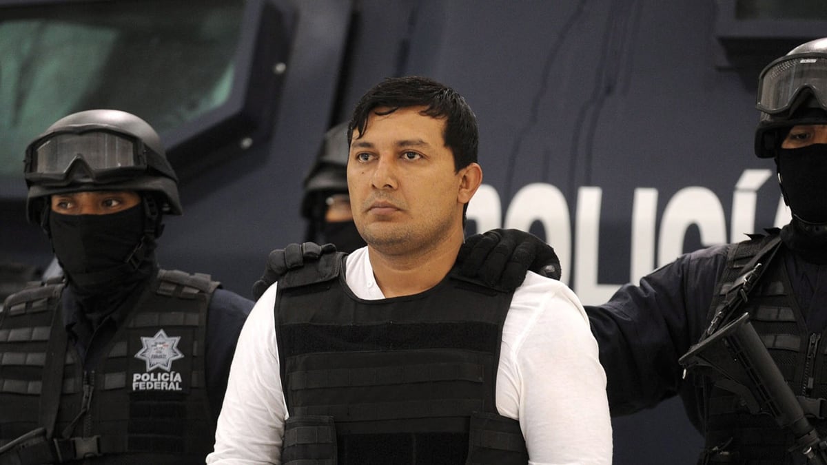 cheats/2011/07/05/mexican-police-nab-alleged-zetas-leader/drug-cartel-leader-arrested-mexico-cheat_bkob8o