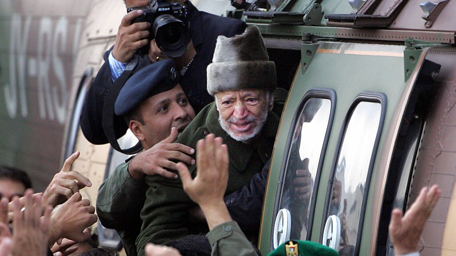 articles/2013/11/07/arafat-s-polonium-poisoning-mystery-resurfaces/131107-arafat-poisoning-dickey-tease_yuitzn