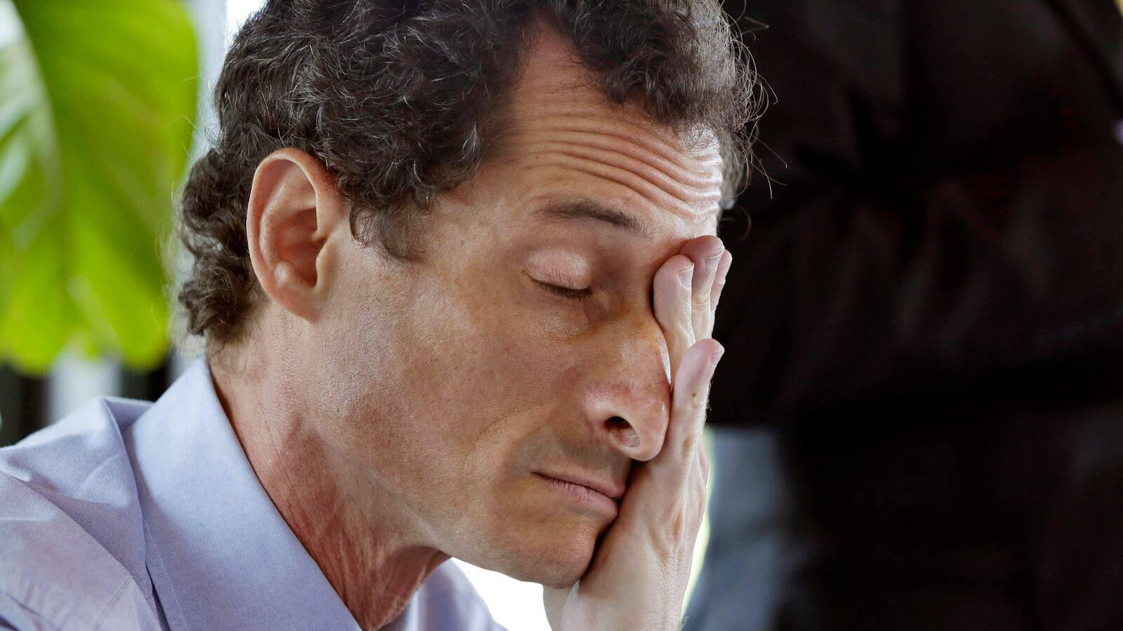 cheats/2013/08/28/weiner-hired-crowd-of-supporters/130803-two-weiners-tease_iy8tld