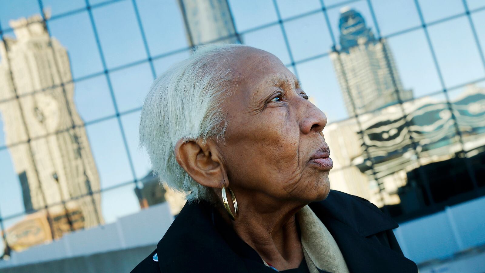 170718-weill-jewel-thief-tease_zvdx1g