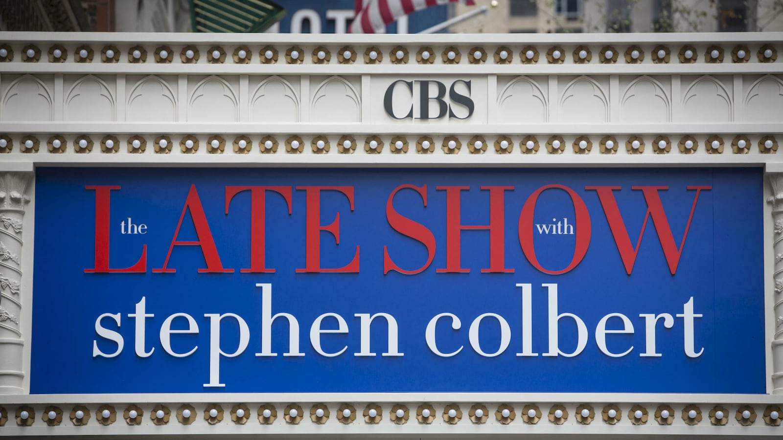 cheats/2015/09/09/5-million-watch-colbert-debut/150909-colbert-cheat_hw4aua