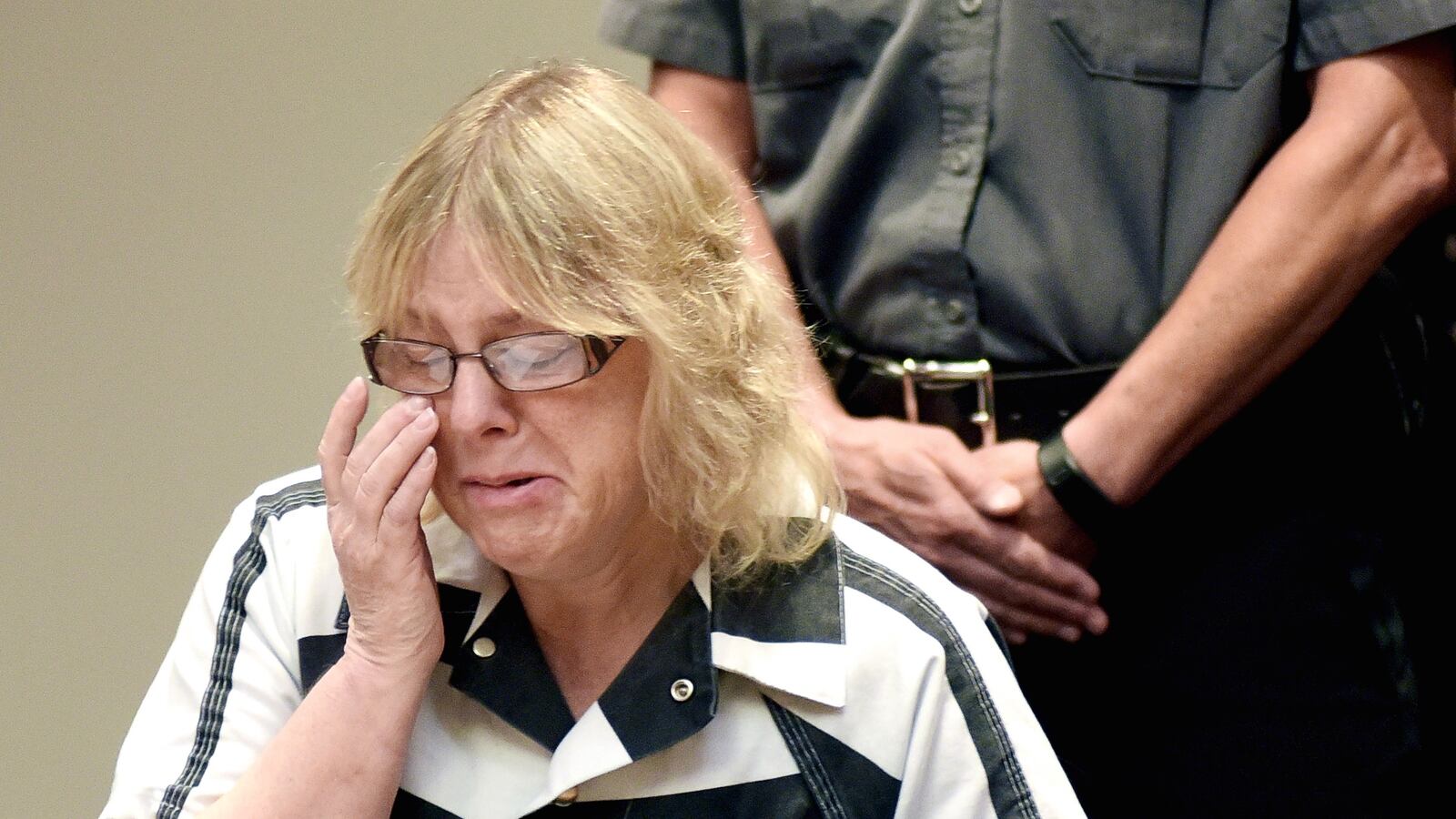 cheats/2015/09/28/joyce-mitchell-gets-7-years-in-jail/150928-mitchell-cheat_lcudws