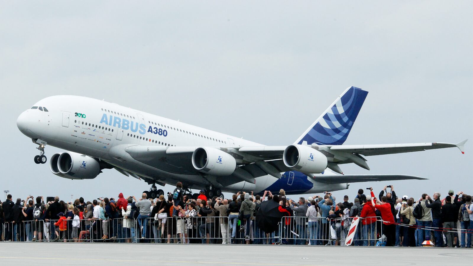 190222-irving-superjumboo-tease_yqqclu