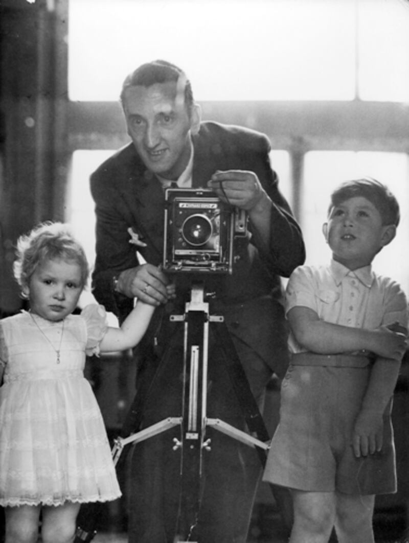 articles/2012/03/23/unseen-photos-of-queen-and-family-from-march-1952/prince-charles-princess-anne-1-portrait-royalist-sykes_bxhtme