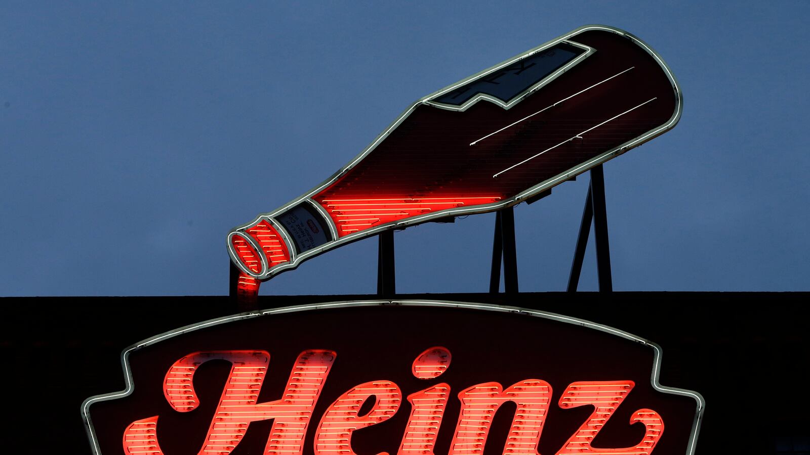 cheats/2013/08/21/rodent-fur-found-in-heinz-ketchup/130821-heinz-cheat_m55ugm