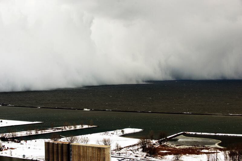 galleries/2014/11/19/a-year-of-snow-dumps-on-buffalo-photos/141119-buffalo-snow-02_pdzbhw