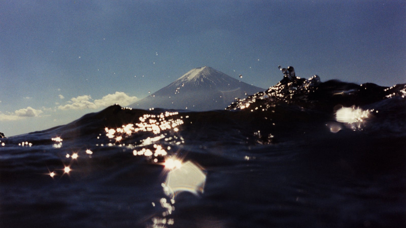 articles/2013/08/20/asako-narahashi-at-pier-24-is-the-daily-pic-by-blake-gopnik/asako-daily-pic_xo8n4u