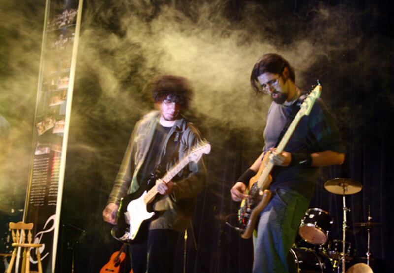 galleries/2009/01/29/snapshots-of-contemporary-iran/iran-2_r9gp03