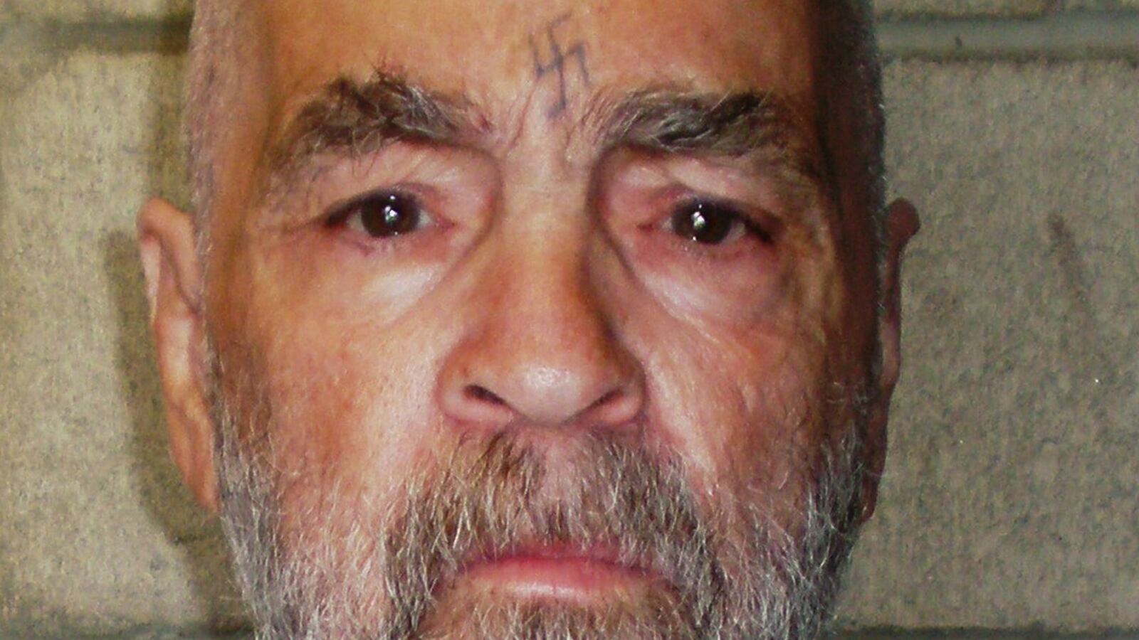 cheats/2016/04/27/report-manson-vic-id-d-46-years-later/160427-charles-manson-mugshot-cheat_gjxreg