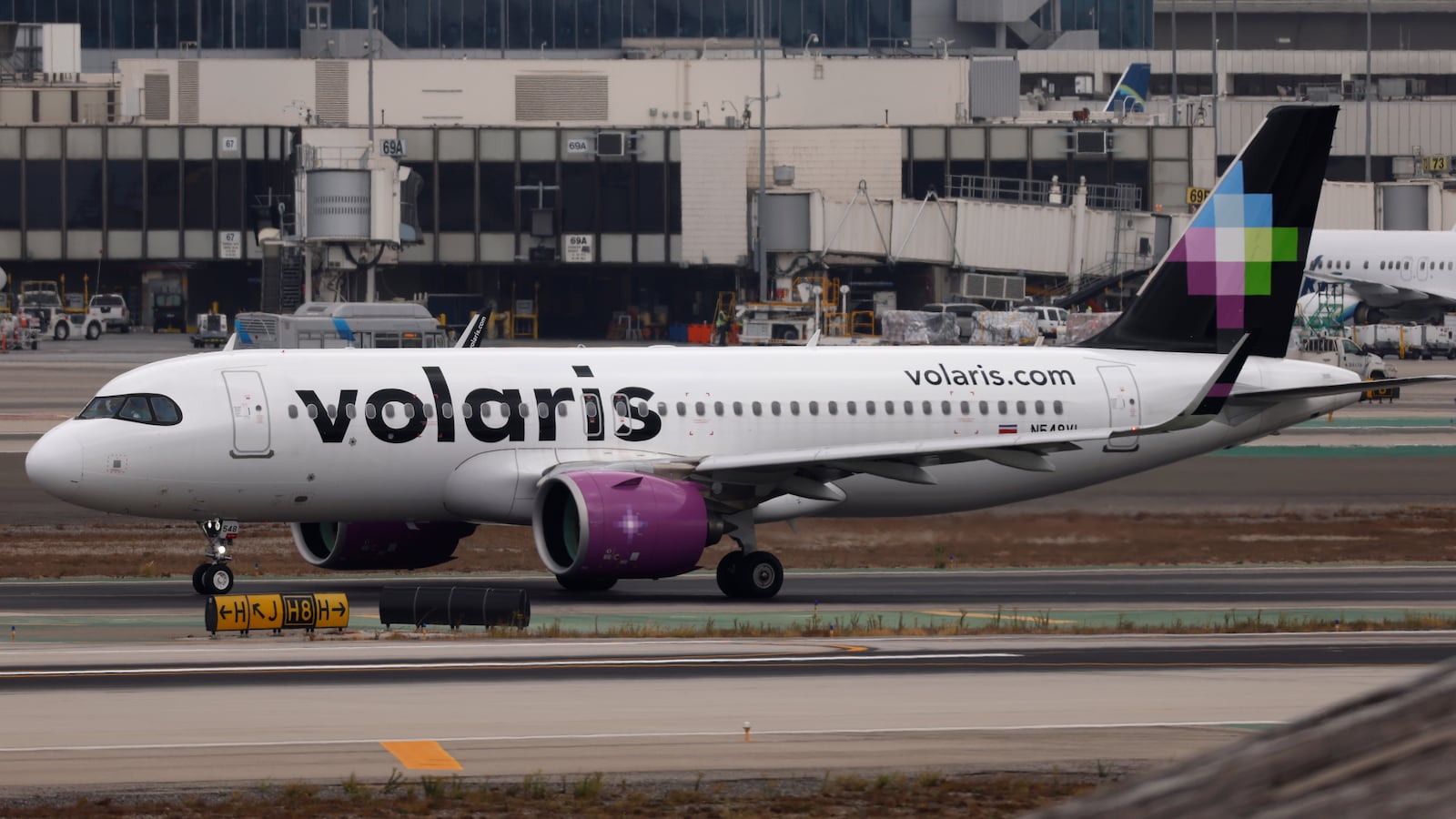 A passenger allegedly tried to hijack a Volaris flight in Mexico and divert it to the U.S.