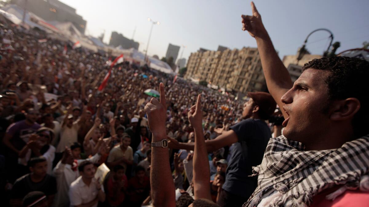 cheats/2011/07/13/egypt-expels-669-police/tahrir-egypt-cheat_hx8mxa