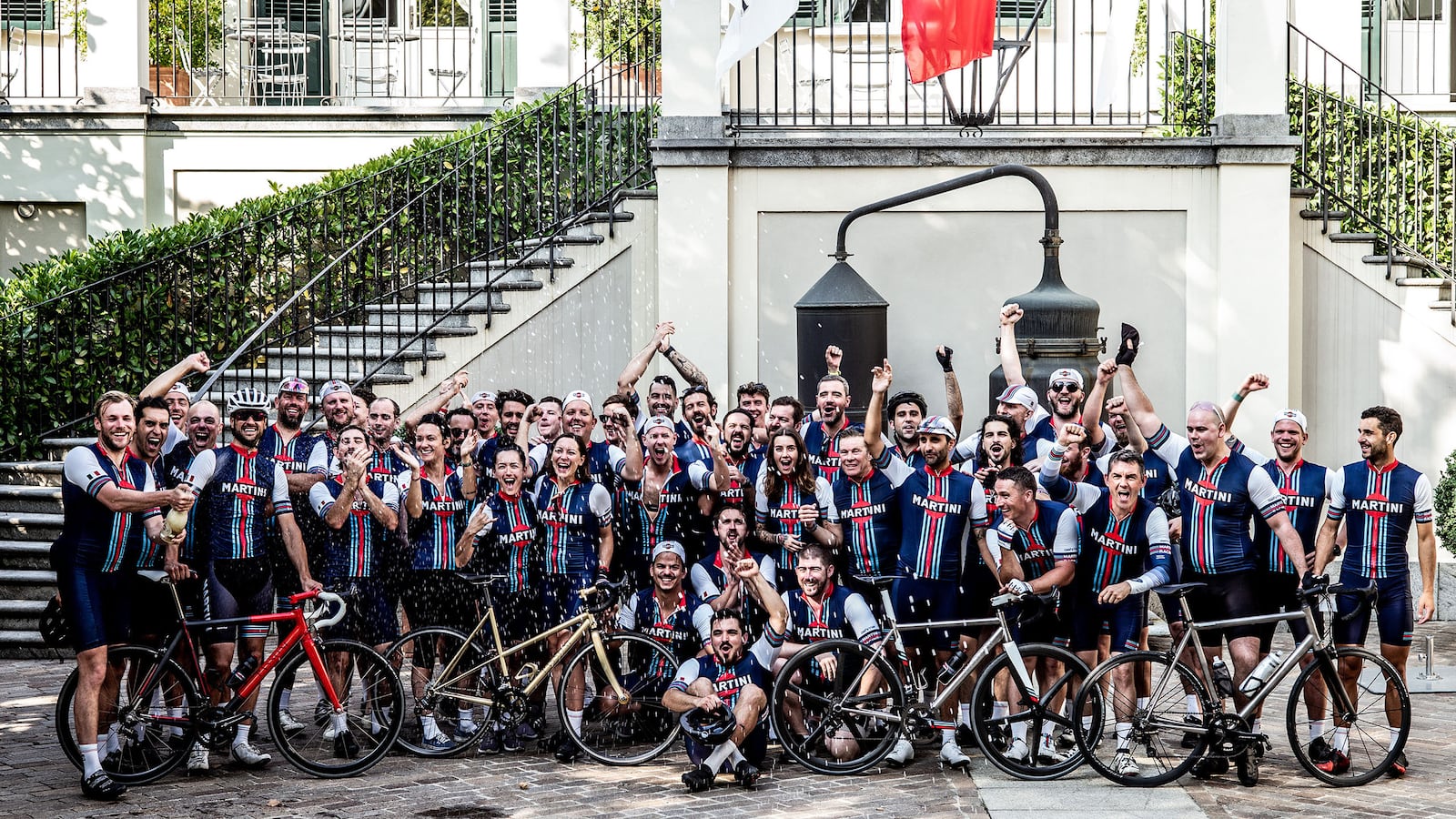 181022-bartender-biking-tease_p8gnmp