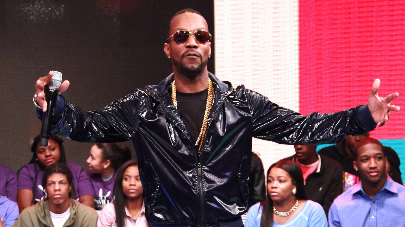 articles/2013/05/22/juicy-j-oscar-winning-former-three-six-mafia-rapper-on-his-triumphant-return/130520-JuicyJ-tease_bl0sow