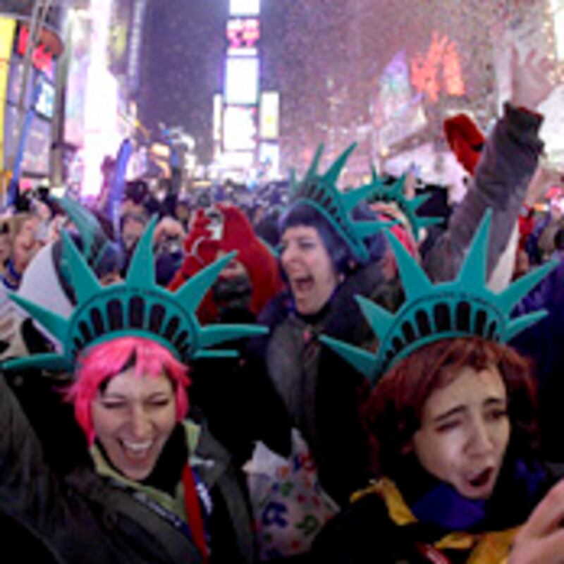 articles/2010/01/01/screaming-and-freezing-in-times-square/dana-nye-times-square_72767_f6f4jx