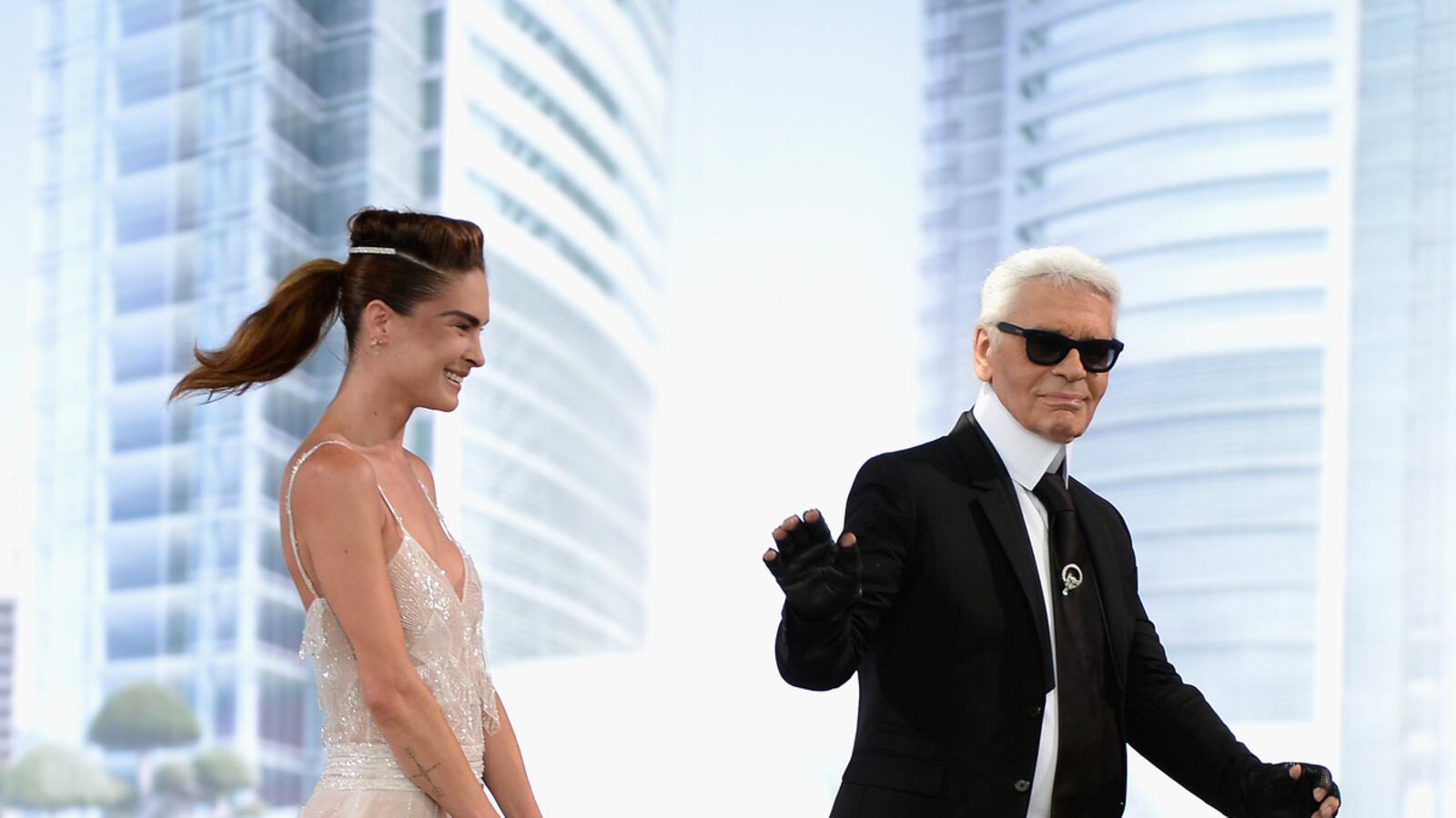 articles/2013/07/17/taylor-swift-fans-send-death-threats-over-graphic-tee/Lagerfeld_s3lsz2