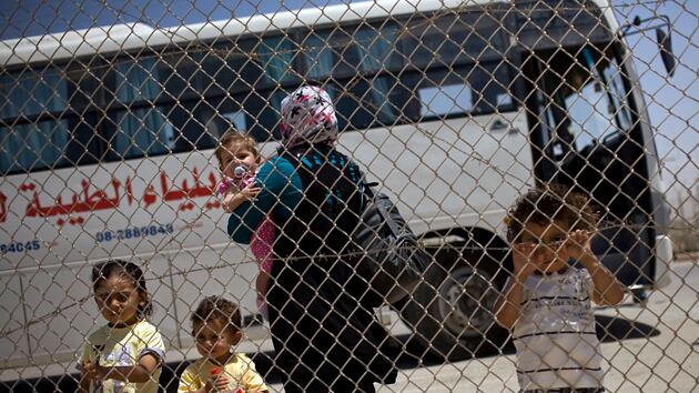 cheats/2011/05/28/egypt-reopens-gaza-border/egypt-lifts-gaza-blockade_184164_j3yojn