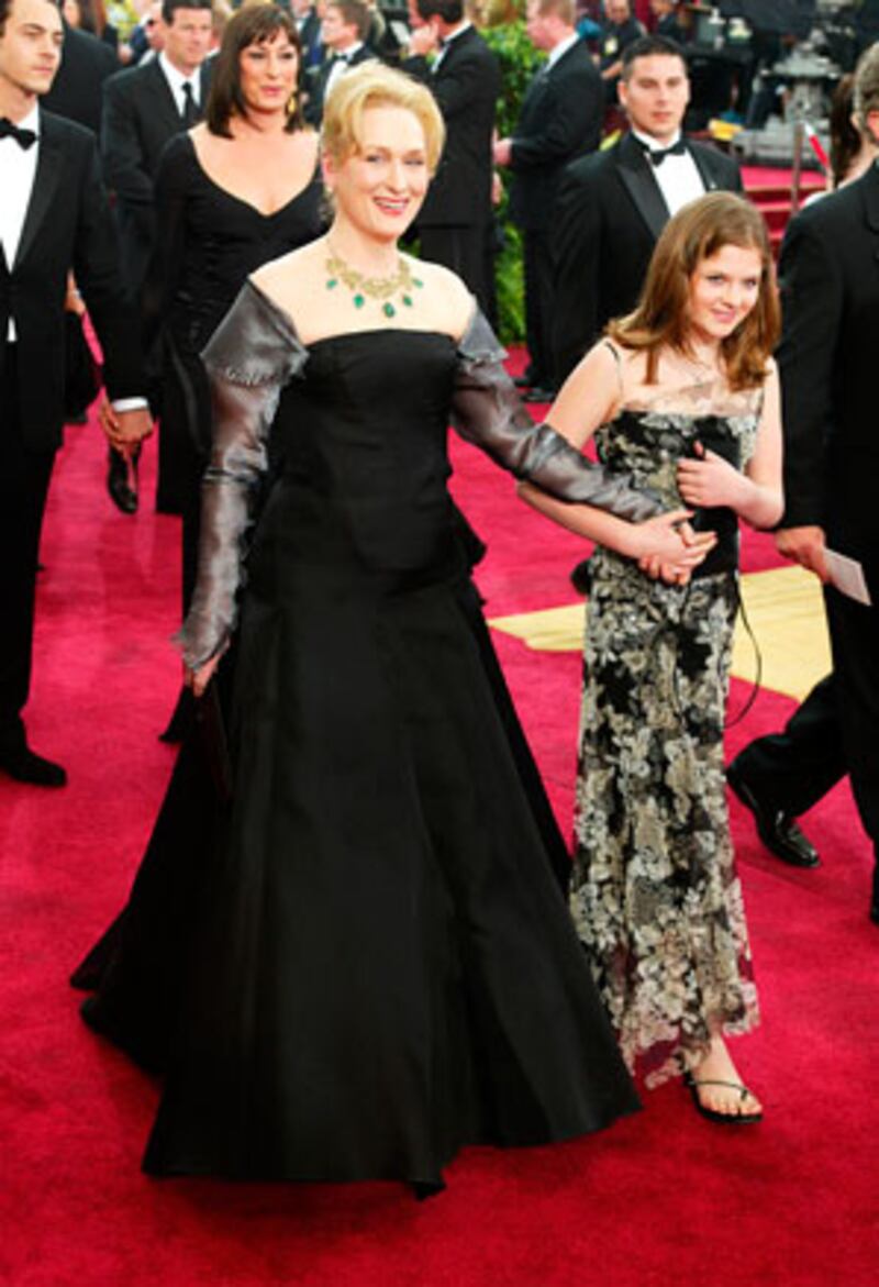 galleries/2010/03/04/meryl-streep-s-oscars/meryl-oscars---2003_qc5ule