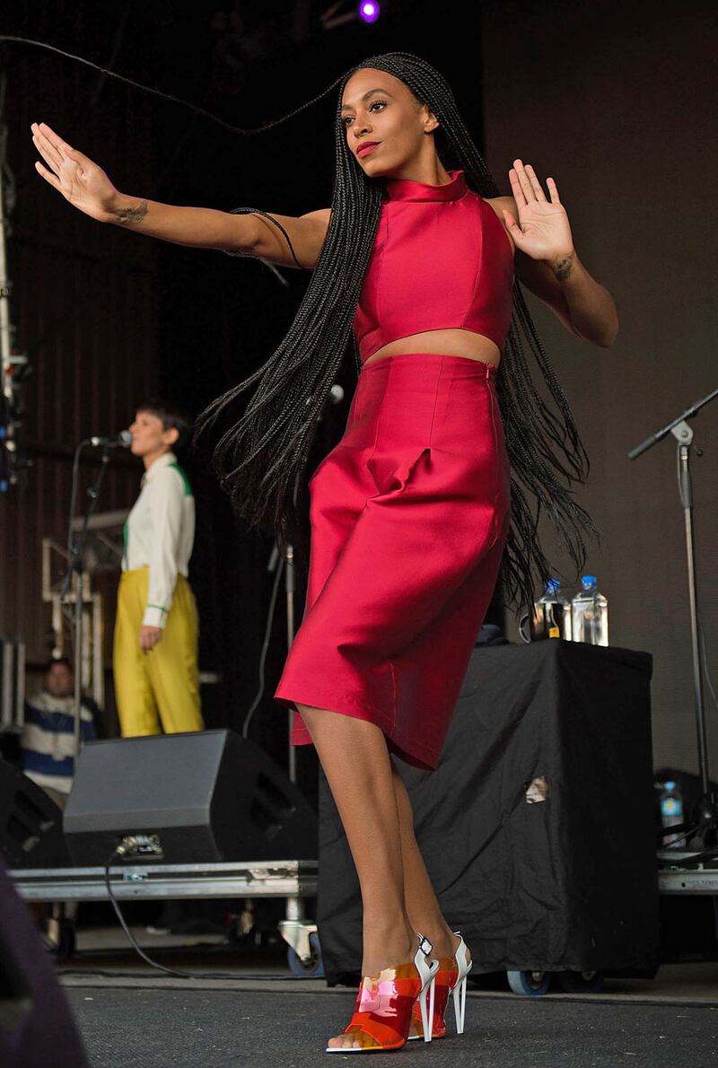 galleries/2014/01/03/from-beyonce-to-katy-perry-the-best-and-worst-dressed-of-the-week/140102-best-worst-dressed-solange_sftquj