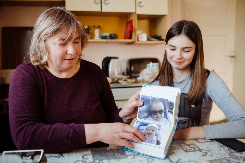 220624-DariuszNatalia-Bodnar_Oksana-and-Sofia-03_vpuw6h