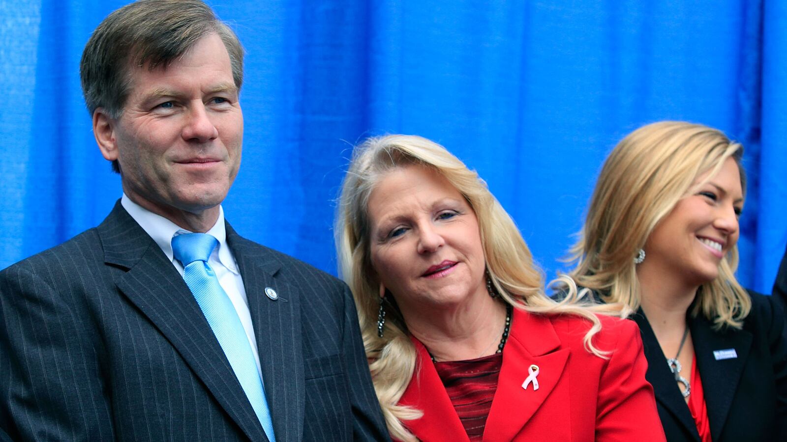 cheats/2014/01/21/virginia-ex-governor-bob-mcdonnell-indicted/140121-mcdonnell-charged-cheat_ftxryx