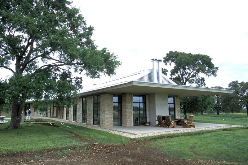 galleries/2011/08/23/politicians-million-dollar-mansions-mitt-romney-michael-bloomberg-al-gore-more-photos/bush-prairie-chapel-ranch_quwoa8