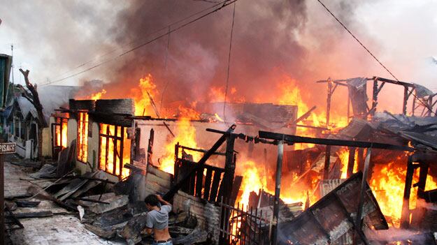 cheats/2009/10/01/second-earthquake-strikes-indonesia/earthquake-2_jjq55j