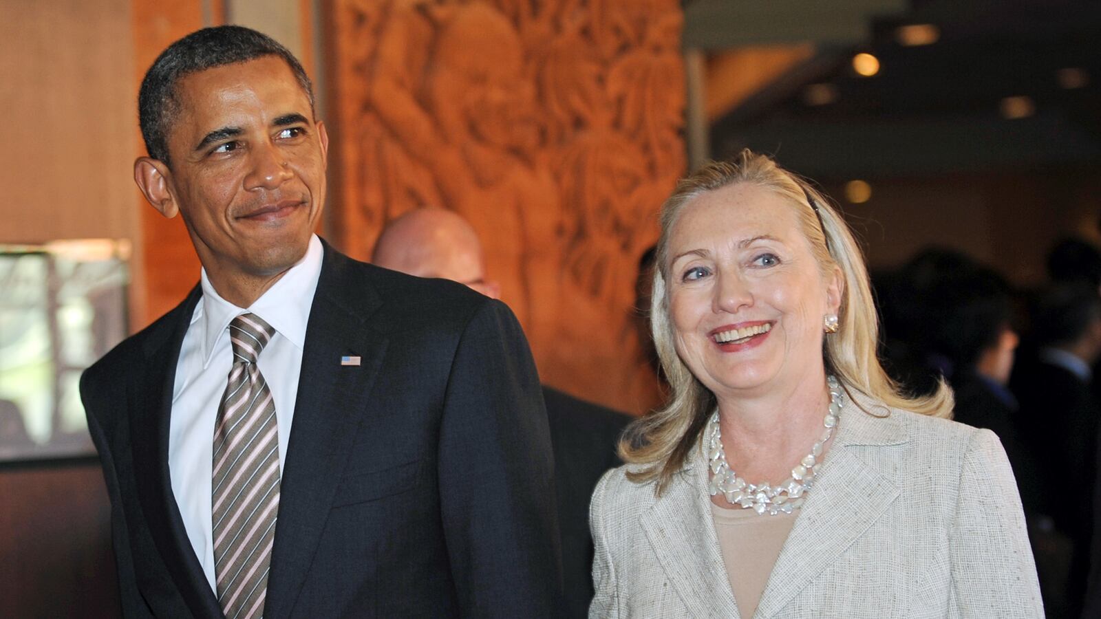 cheats/2014/05/27/clinton-praises-obama-on-bin-laden/140527-hillary-obama-cheat_urffv5
