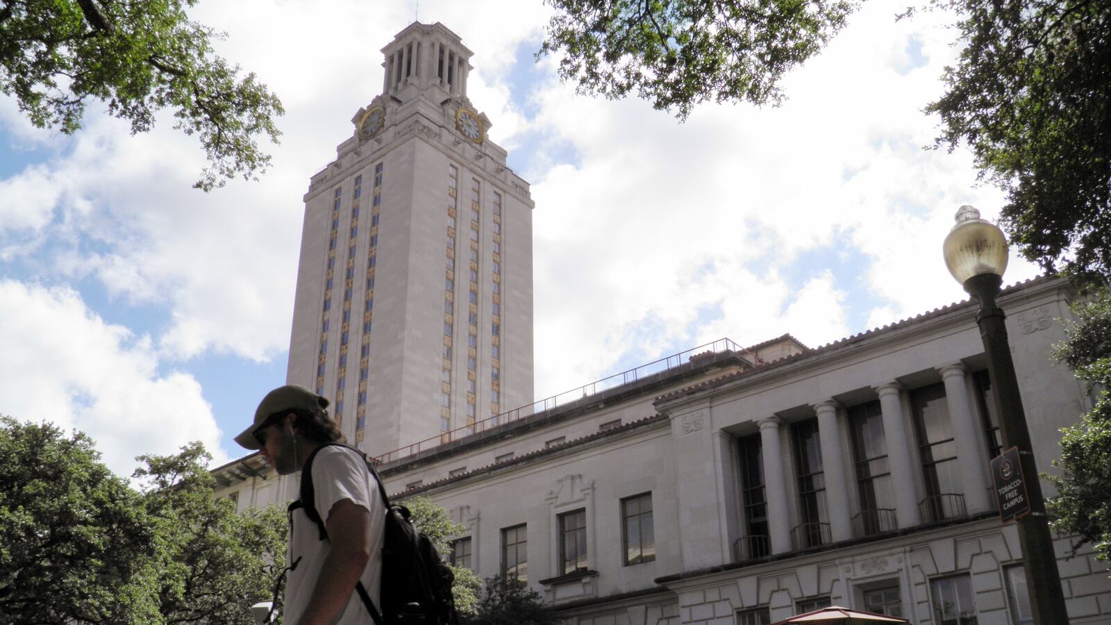 cheats/2016/08/01/texas-is-now-a-campus-carry-state/160801-university-texas-campus-carry-cheat_bk4yjm