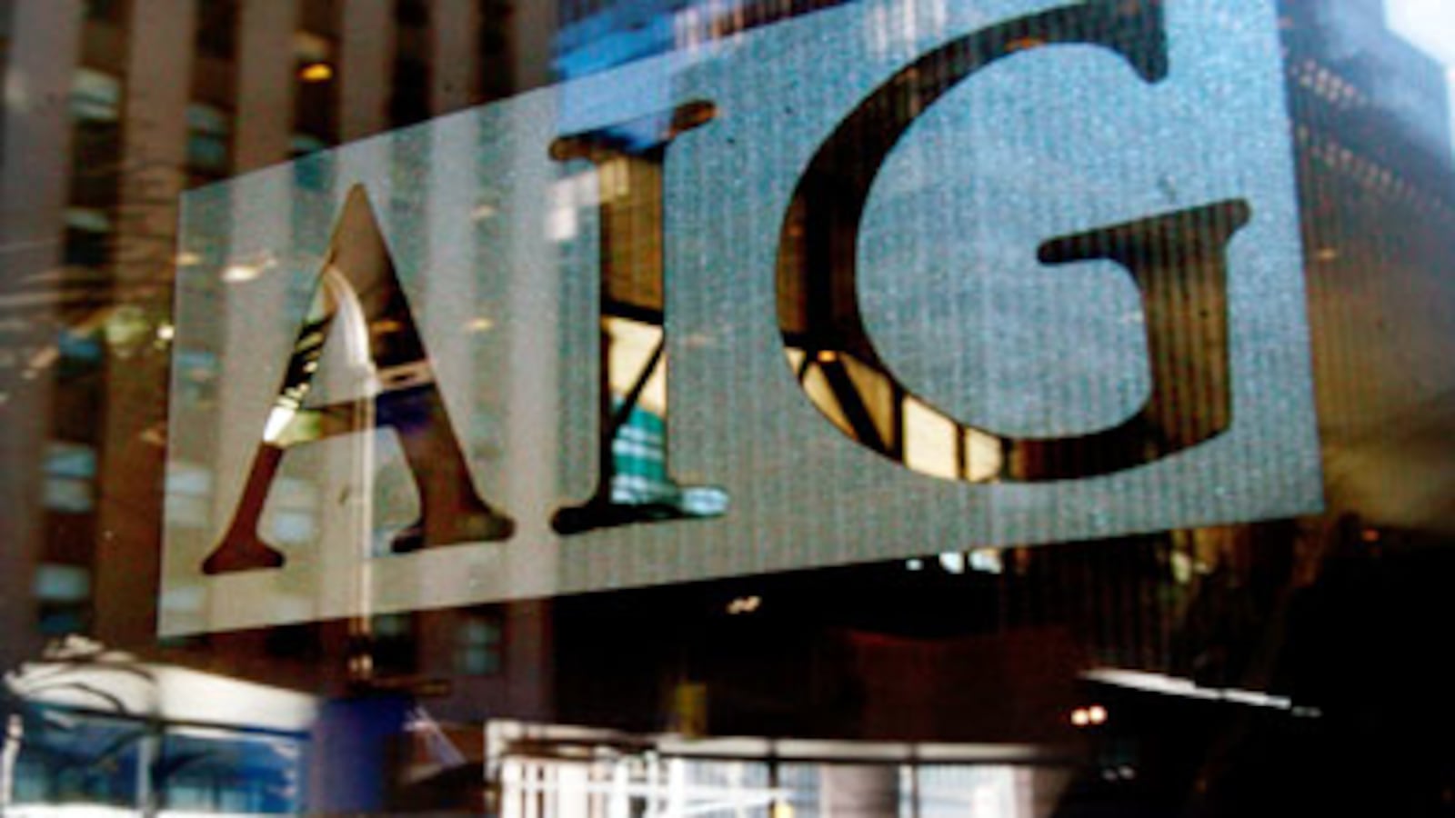 cheats/2009/03/16/summers-aig-outrageous/aig-bonuses-2_jdiktj