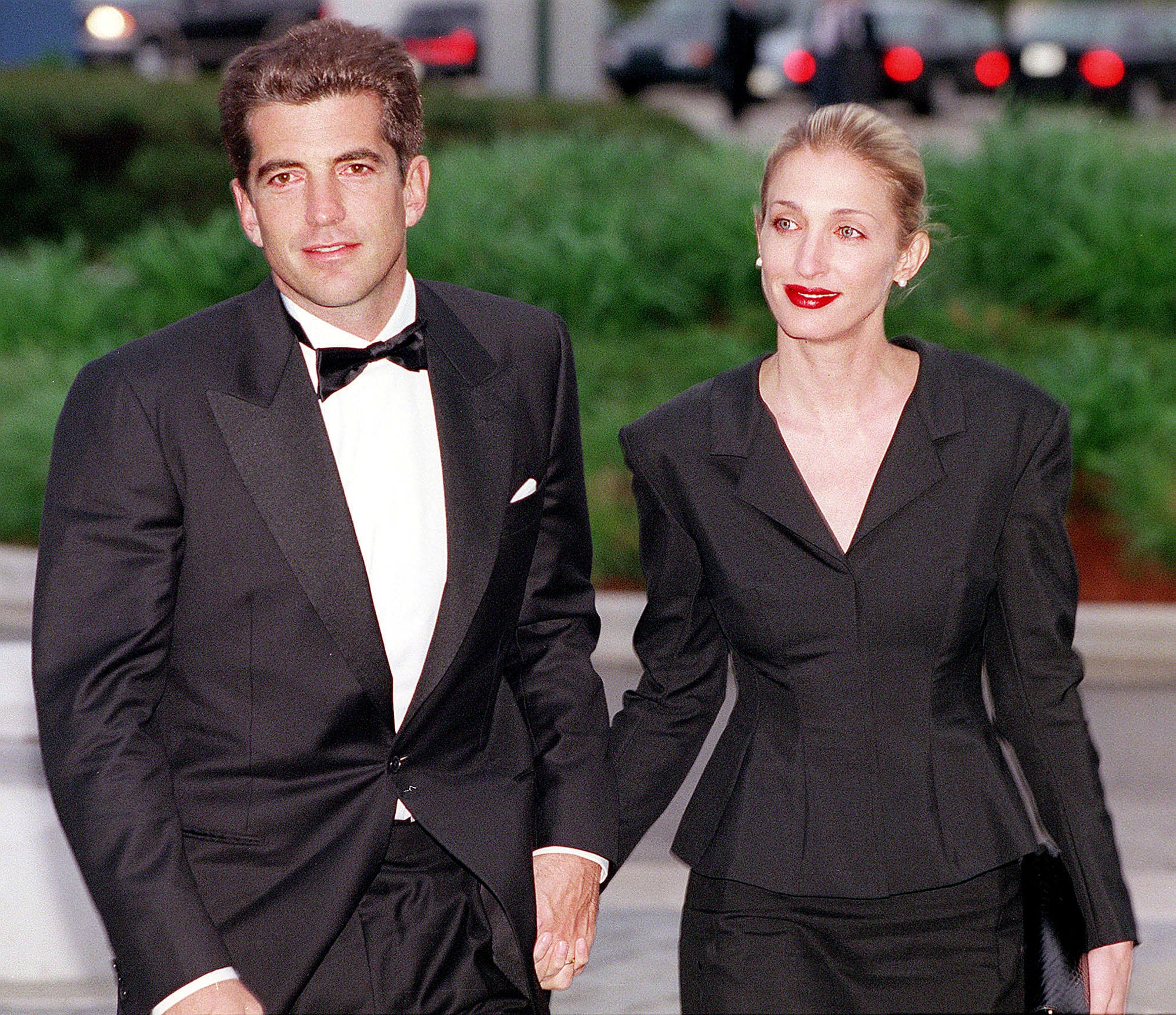 John F. Kennedy, Jr. and his wife Carolyn Bessette-Kennedy at the annual John F. Kennedy Library Foundation dinner and Profiles in Courage awards in 1999