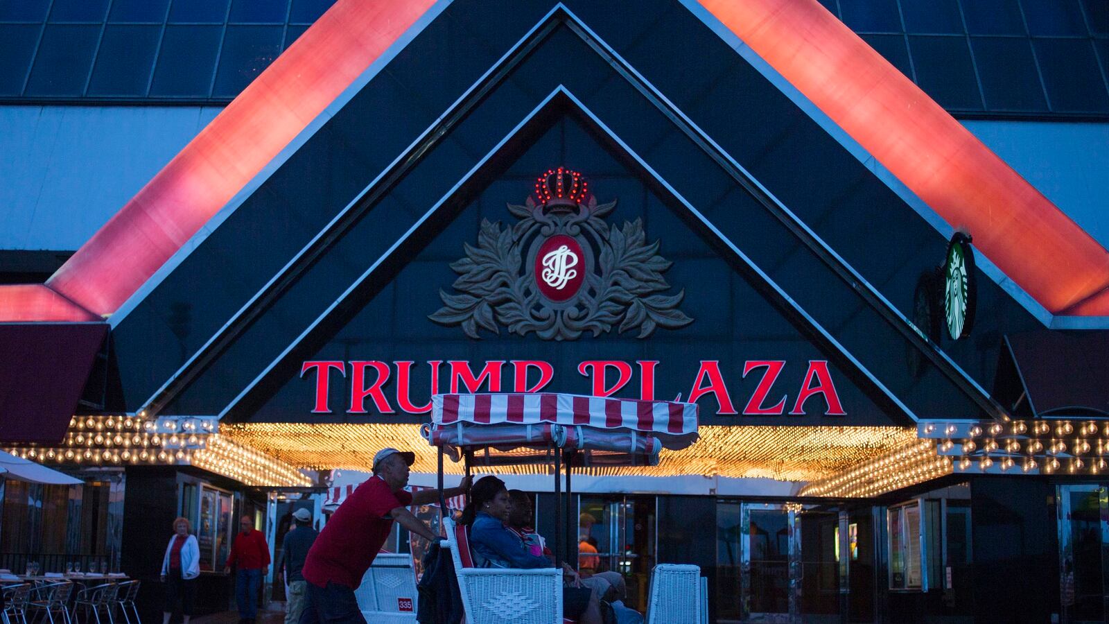 cheats/2016/08/17/trump-casinos-got-tax-break-under-christie/160817-trump-christie-taxes-casino-cheat_dbkwdf