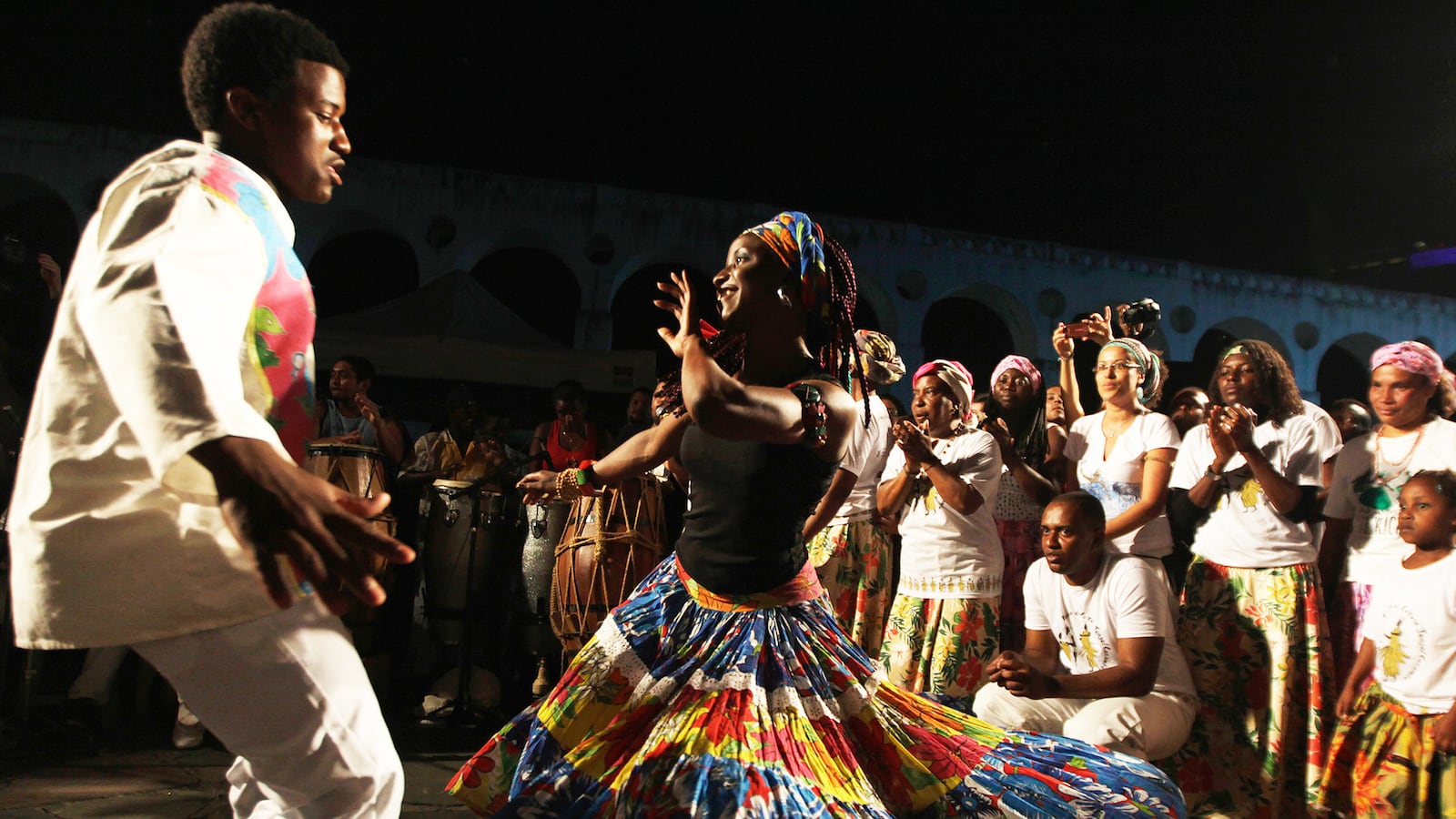 articles/2016/08/19/rio-s-dance-museum-is-a-hidden-treasure/160818-Glaser-Case-De-Jungo-tease_rjywww