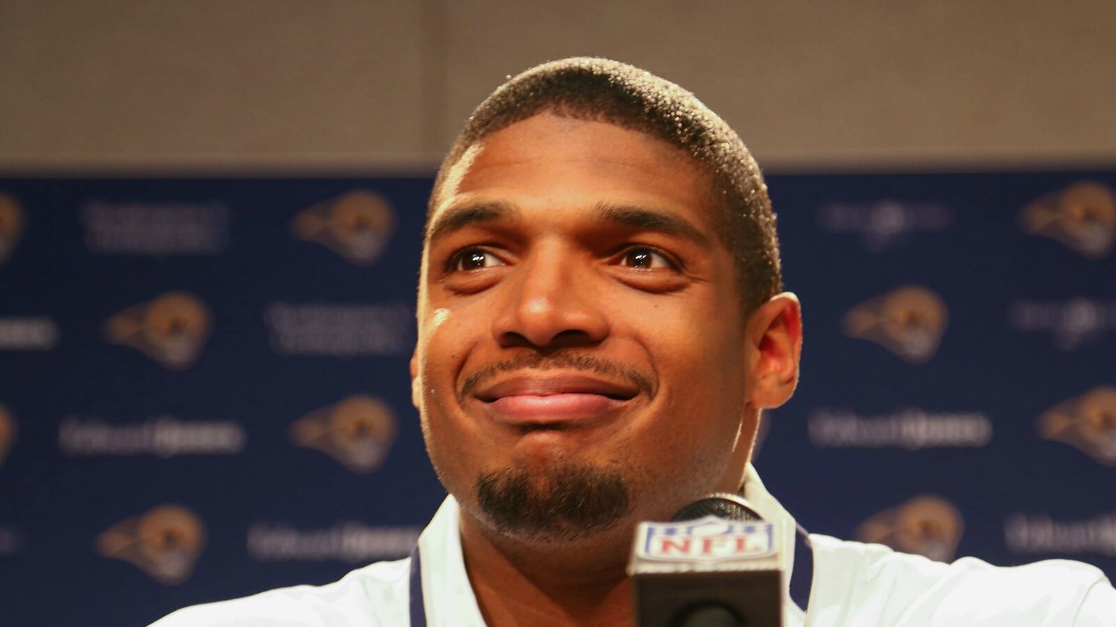 cheats/2014/10/21/michael-sam-shed-from-dallas-cowboys/141021-michael-sam-cheat_duruhl