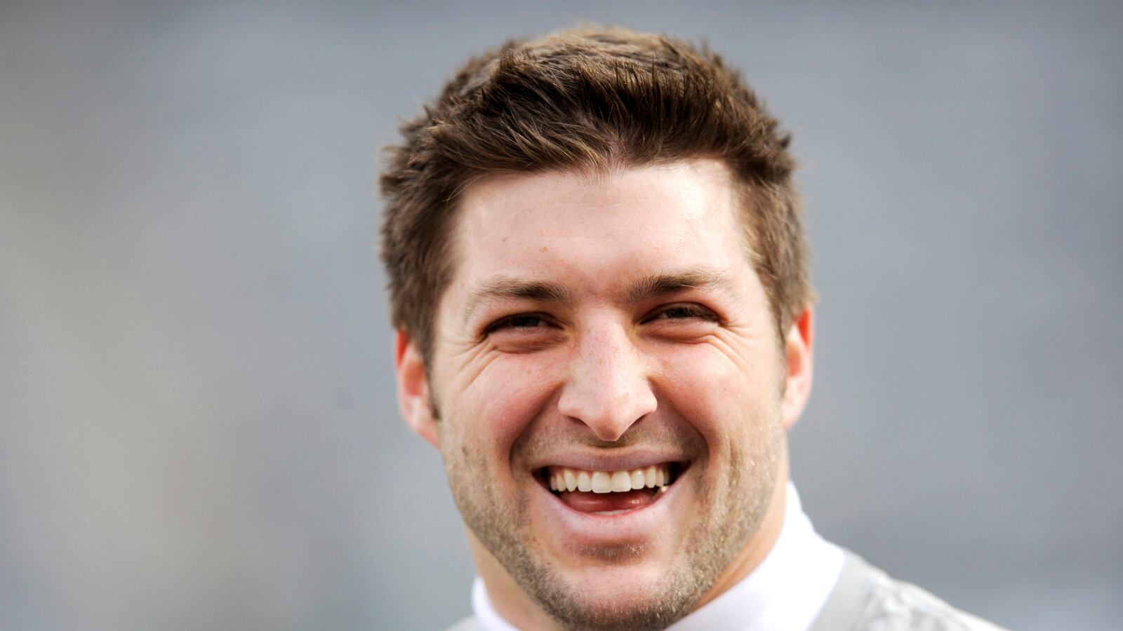 cheats/2013/06/10/report-patriots-to-sign-tebow/130610-tebow-patriots-cheat_knfzuv