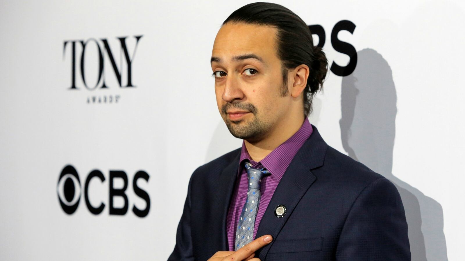 cheats/2016/06/02/lin-manuel-miranda-leaving-hamilton/160531-lin-manuel-miranda-poppins-cheat_khreji