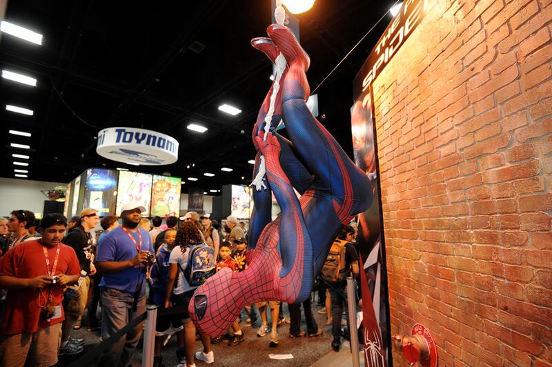 galleries/2012/07/12/comic-con-2012-for-dummies-user-s-guide-and-must-sees-photos/gal-comic-con-spiderman_bqkuml