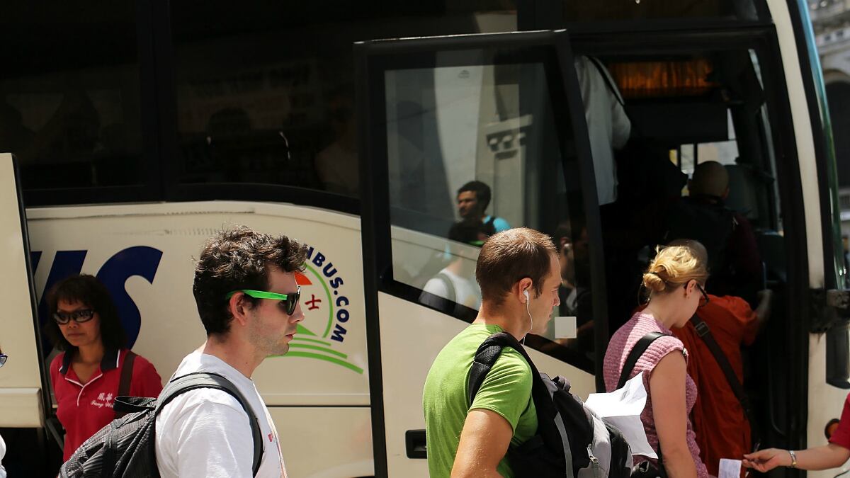 cheats/2012/05/31/feds-shut-down-budget-bus-cos/feds-shutdown-lowcost-buses_gz9dlu