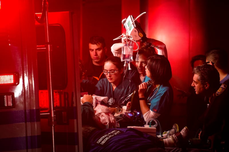 galleries/2012/10/30/hurricane-sandy-heroes-from-coast-guard-rescuers-to-red-cross-volunteers-photos/hurricane-sandy-heroes-nurses_lpy0nt