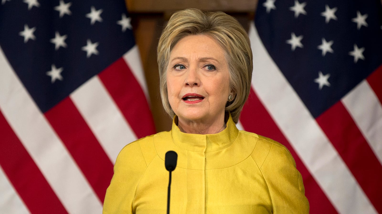 articles/2016/03/23/hillary-clinton-s-terror-talk-lets-donald-trump-off-the-hook/160323-tomasky-hillary-clinton-tease_e7a2sd