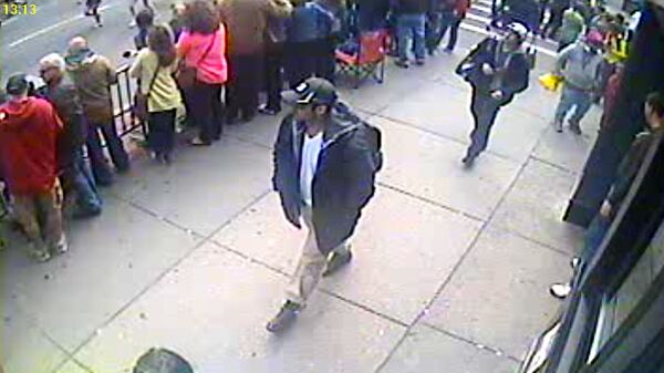 articles/2013/04/19/with-boston-dragnet-tightening-fbi-asks-give-us-a-name/130418-bombing-suspects-daly-tease_enzioy