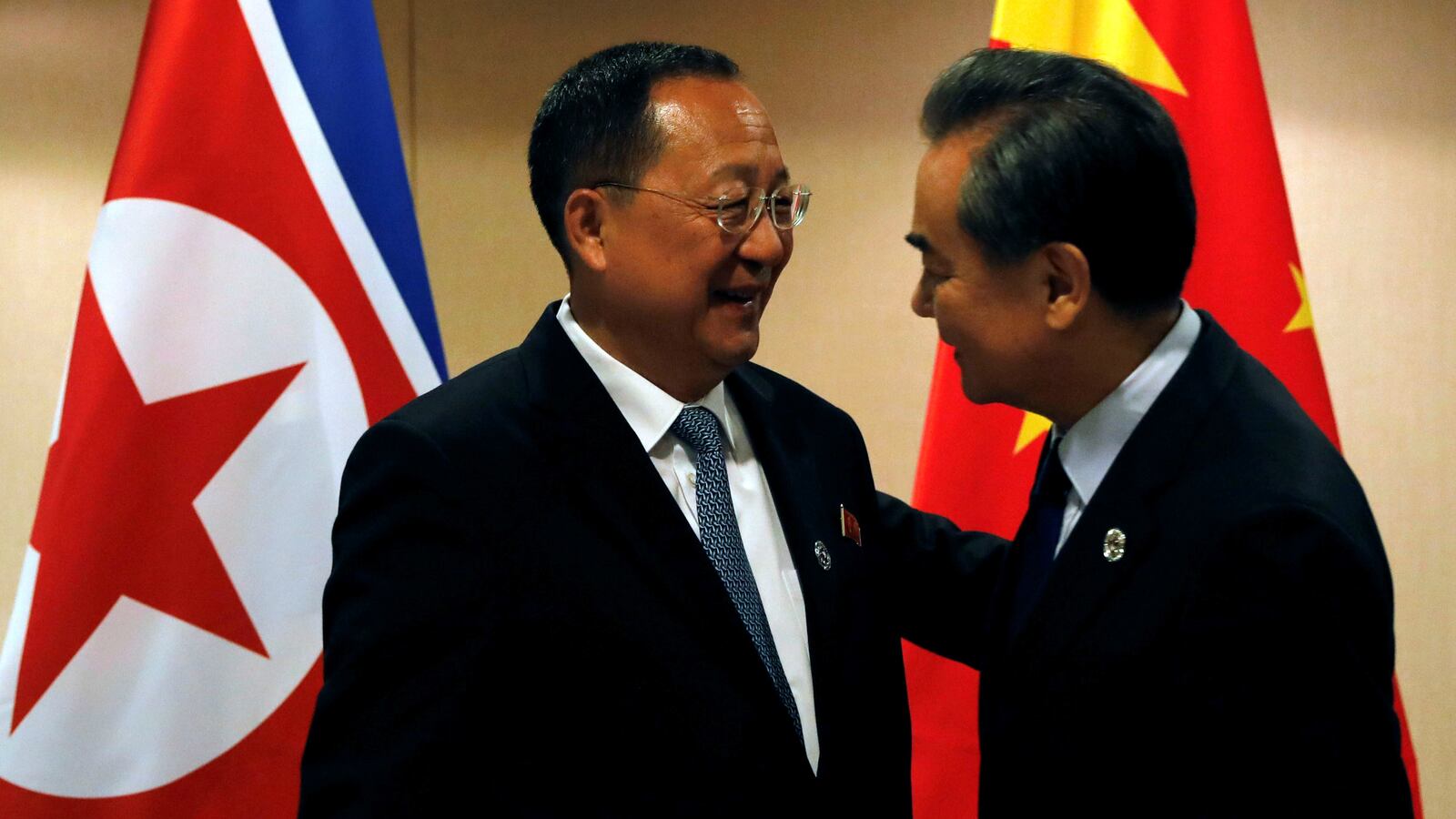 170811-north-korea-china_uanbcl