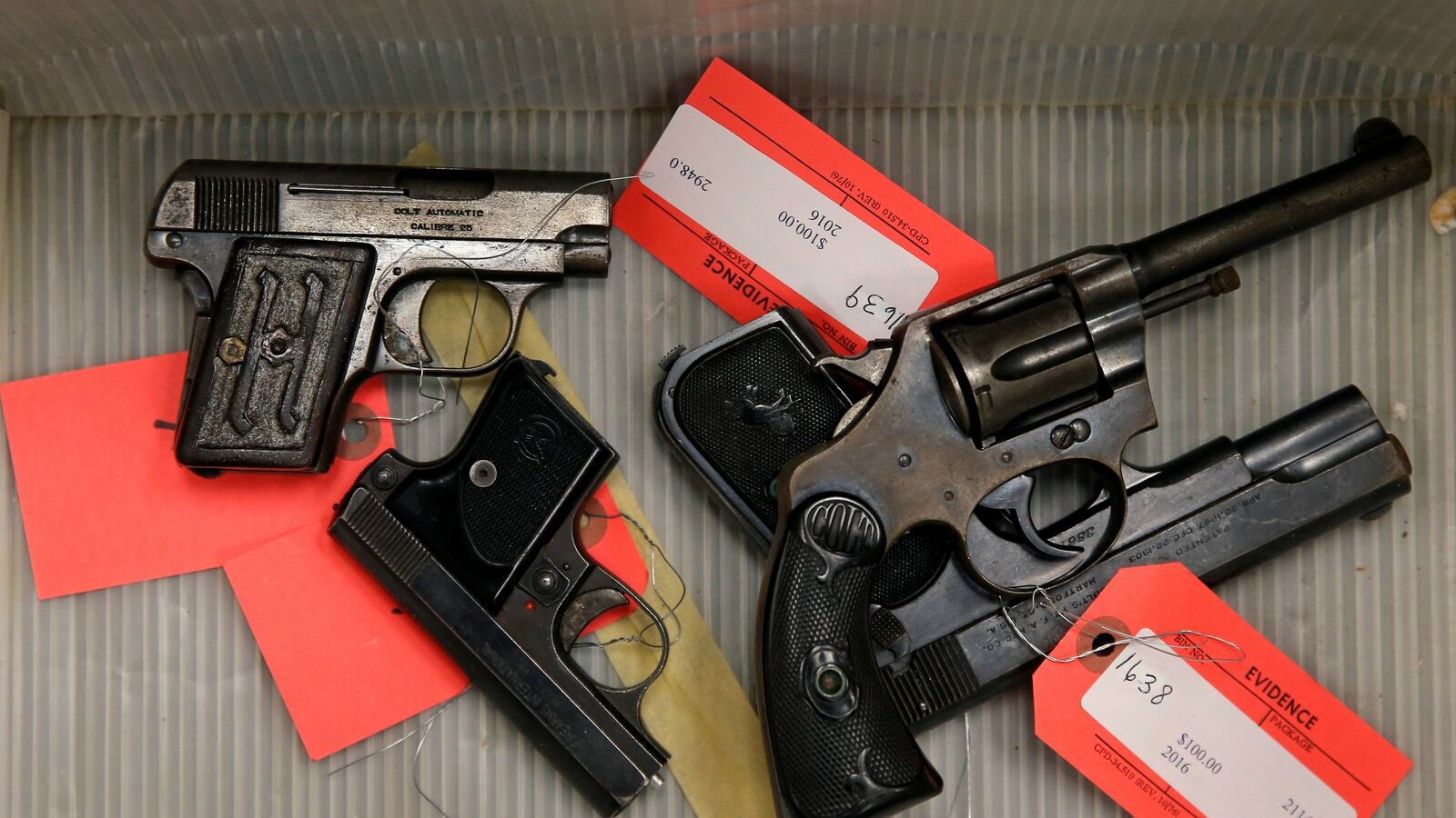 cheats/2016/08/28/26-shot-in-one-night-in-chicago/160828-chicago-weekend-shootings-cheat_drkkmf