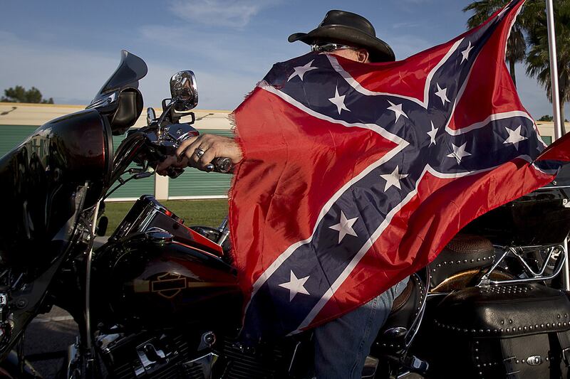 galleries/2015/06/27/confederate-flag-rally-ride-for-pride-photos/150627-confederate-pride-09_olefe5