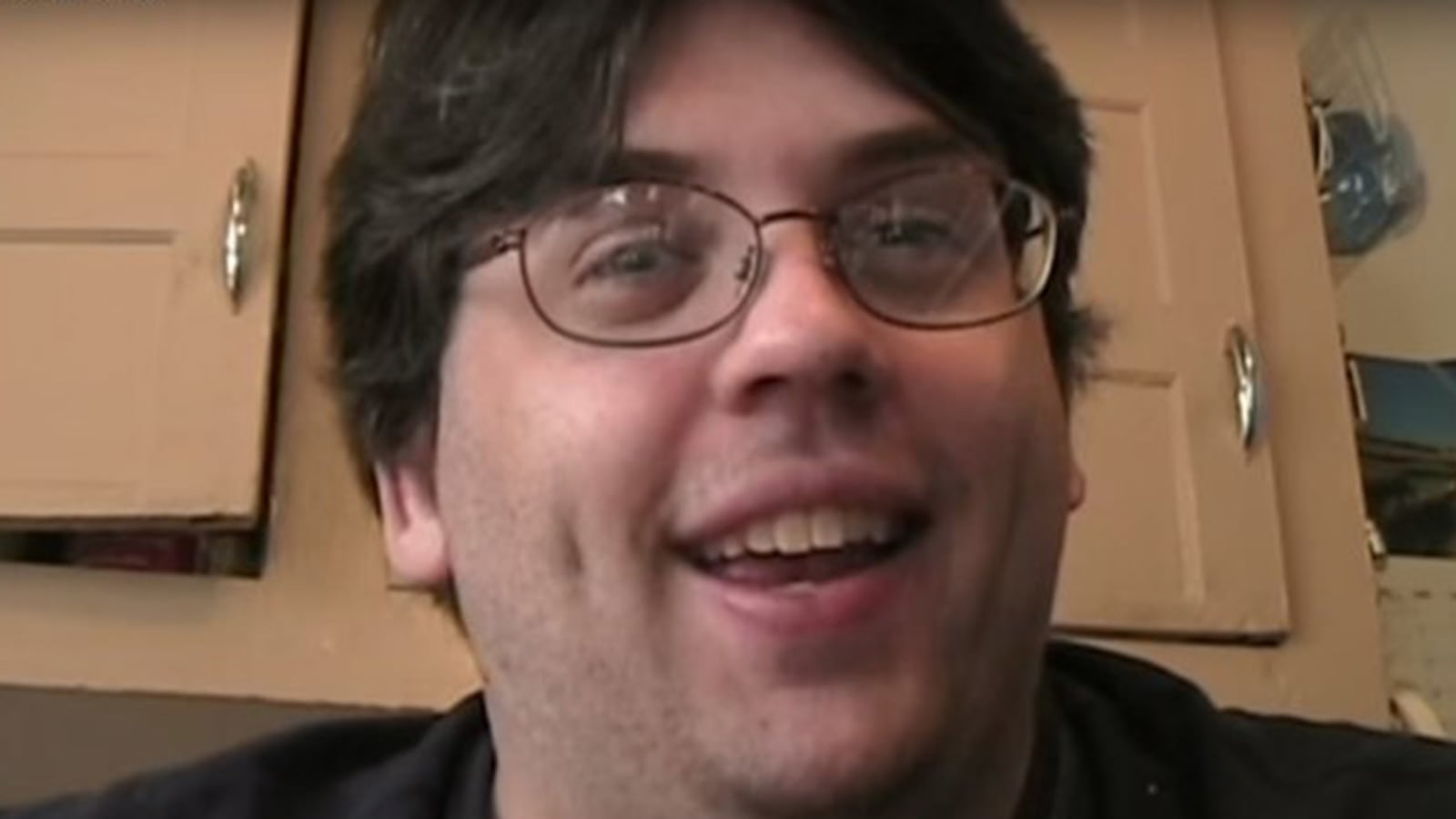 articles/2016/10/11/cops-investigate-creepy-youtube-video-for-missing-girl/161010-briquelet-missing-girl-tease_crozhi