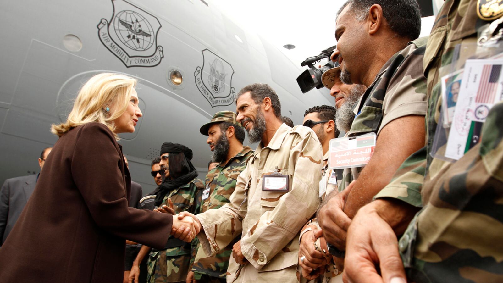 cheats/2011/10/18/hillary-clinton-lands-in-libya/hillary-clinton-libya-pledges-support-cheat_szivpm